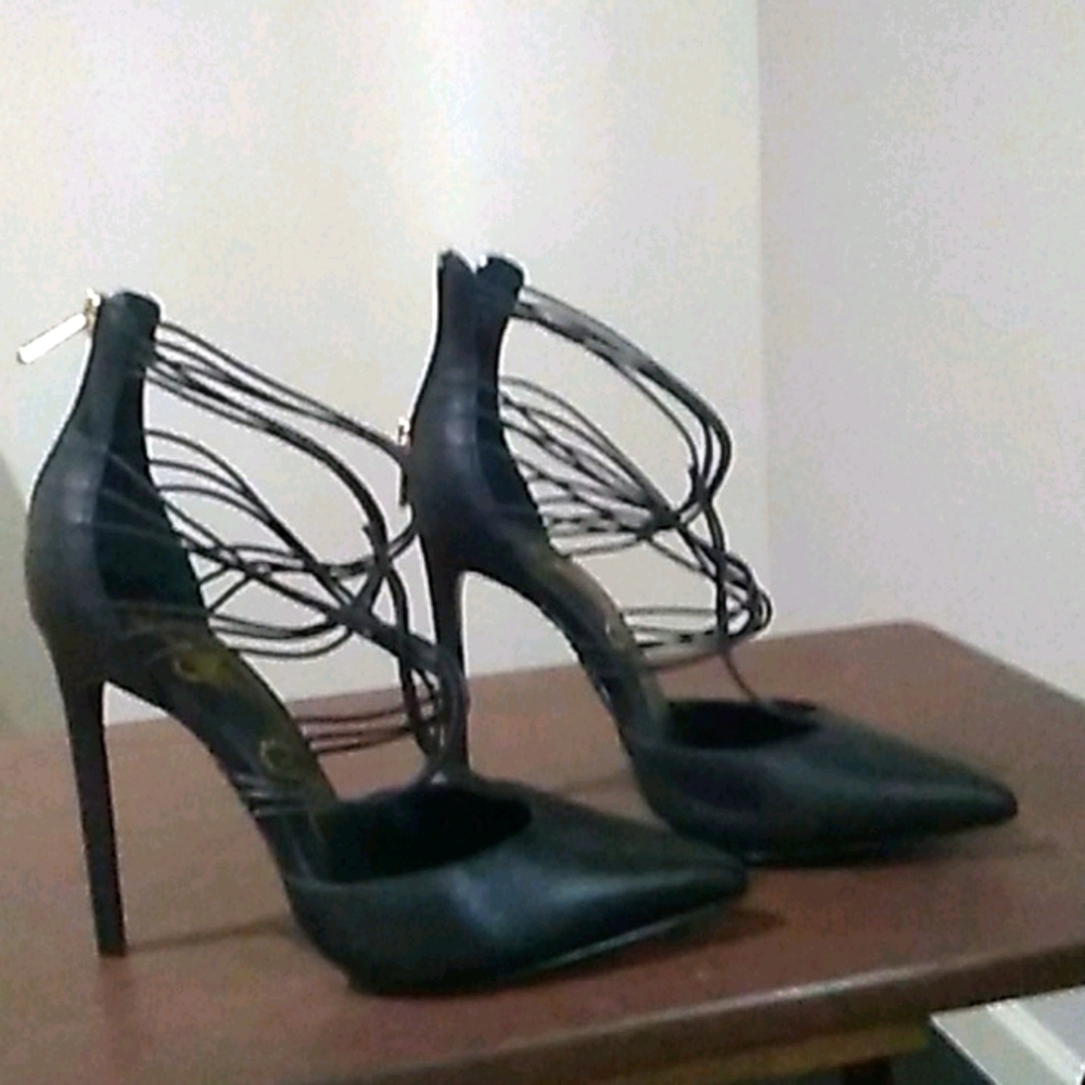 New black leather strappy heels